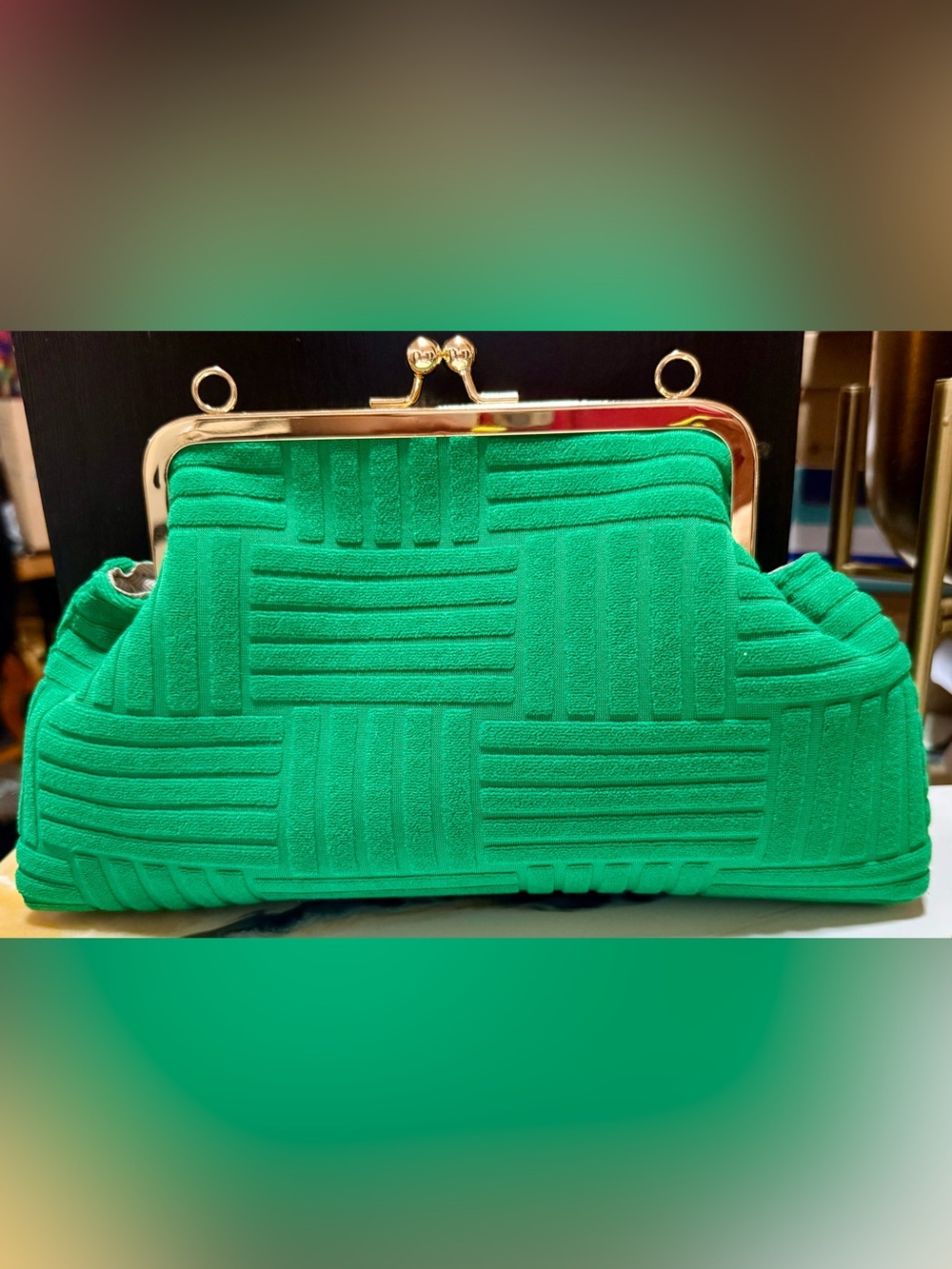 NWOT Green Textured Frame Clutch w/Gold Hardware & Gold Chain for Shoulder Wear